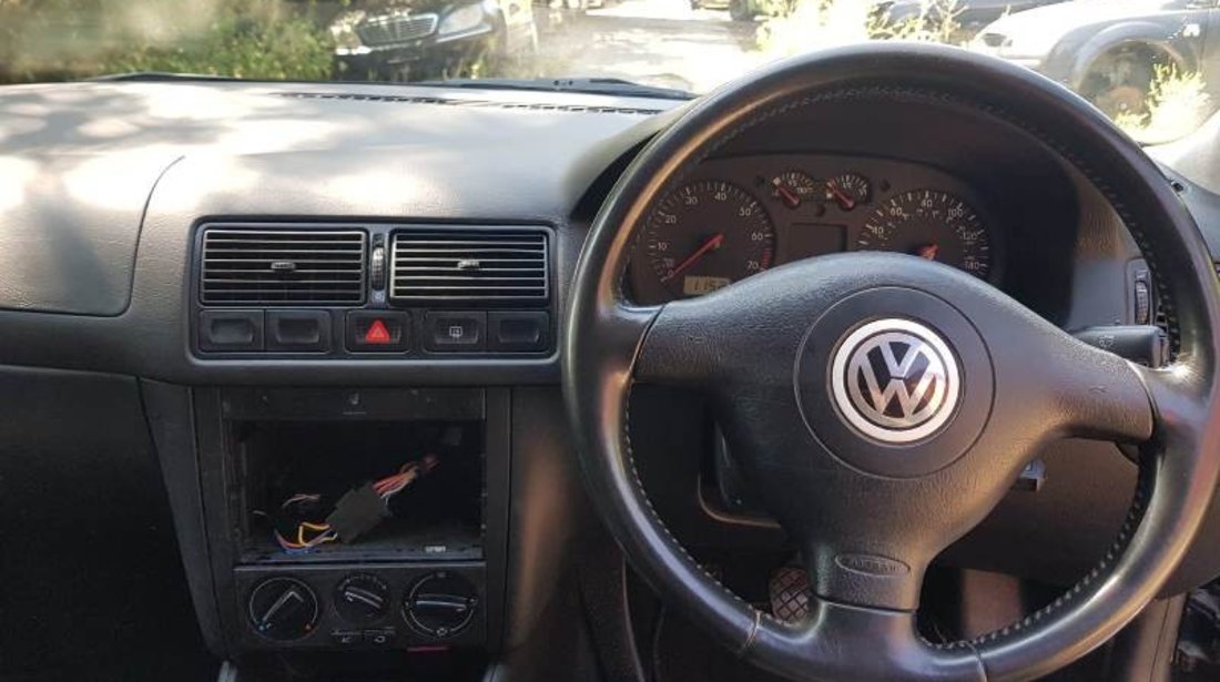Interior VW Golf 4 2001; 5-hatchback