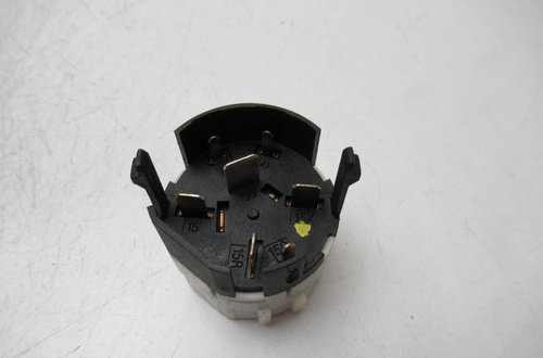 INTERUPTOR Claxon MERCEDES-BENZ VANEO A1685450204A1685450204