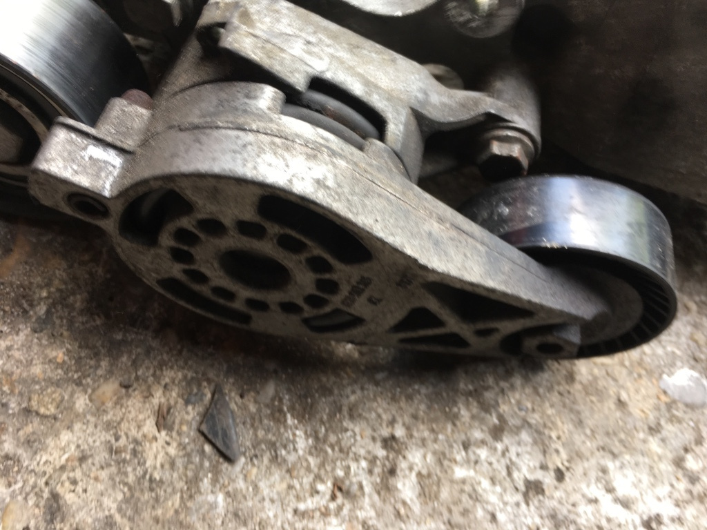 Intinzator Volkswagen VW Passat B6 [2005 - 2010] Sedan 4-usi 2.0 TDI DSG (170 hp) (3C2)