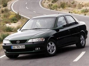 Intre un Opel Vectra B si un Un Renault Laguna 1?