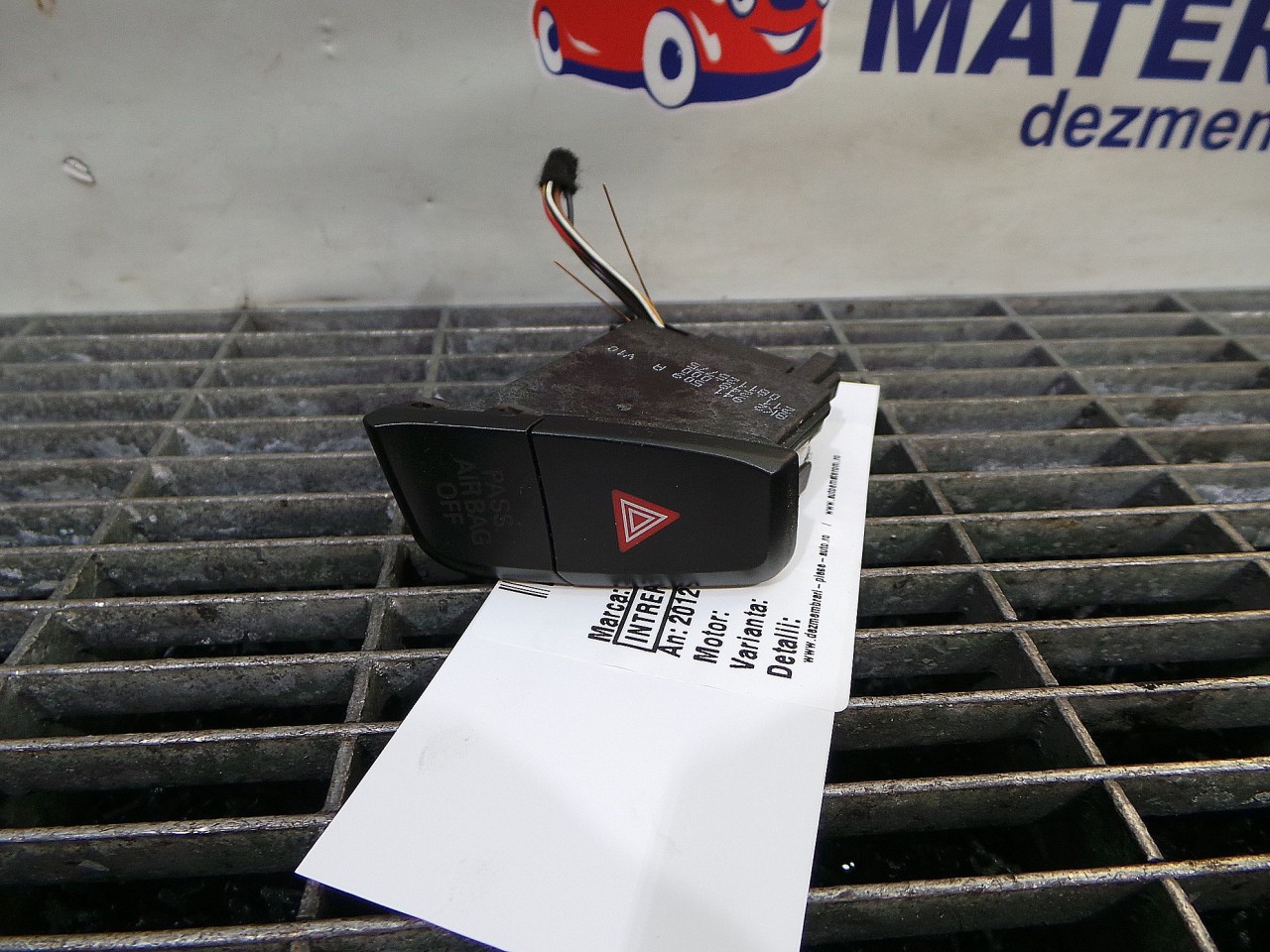INTRERUPATOR AVARIE AUDI A4 A4 - - (2012 2015)