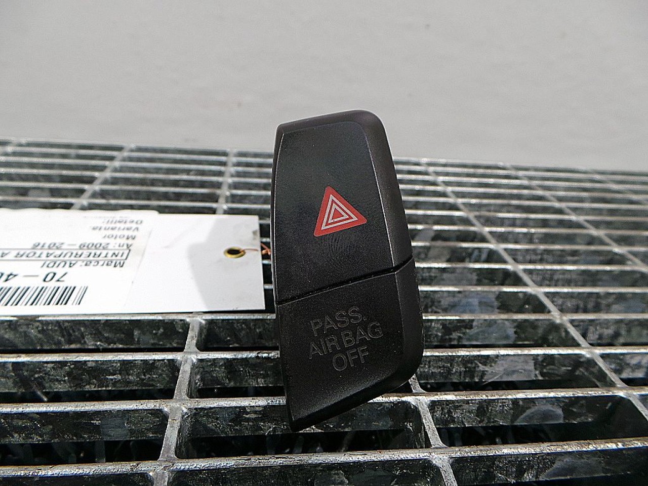 INTRERUPATOR AVARIE AUDI A4 ALLROAD - - (2009 2016)