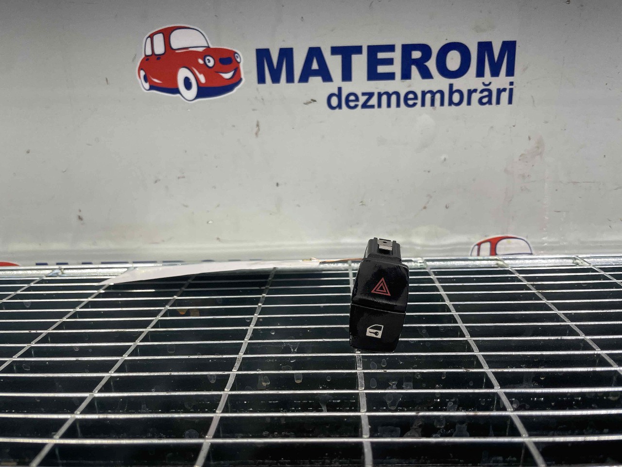 INTRERUPATOR AVARIE BMW SERIA 3 F 30 - - (2011 2018)