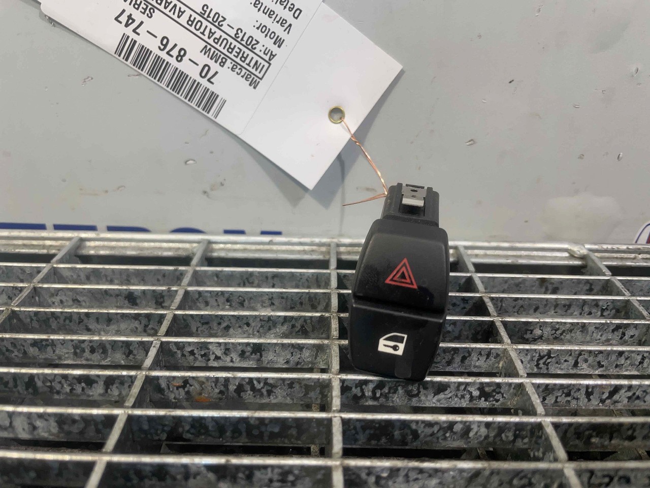 INTRERUPATOR AVARIE BMW SERIA 7 F 01 SERIA 7 F 01 - - (2013 2015)
