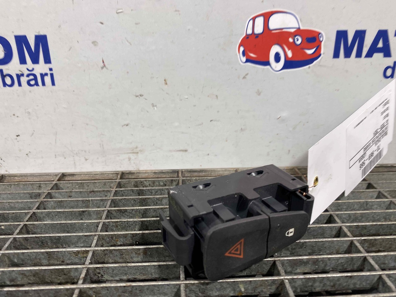 INTRERUPATOR AVARIE DACIA LOGAN - - (2020 2024)