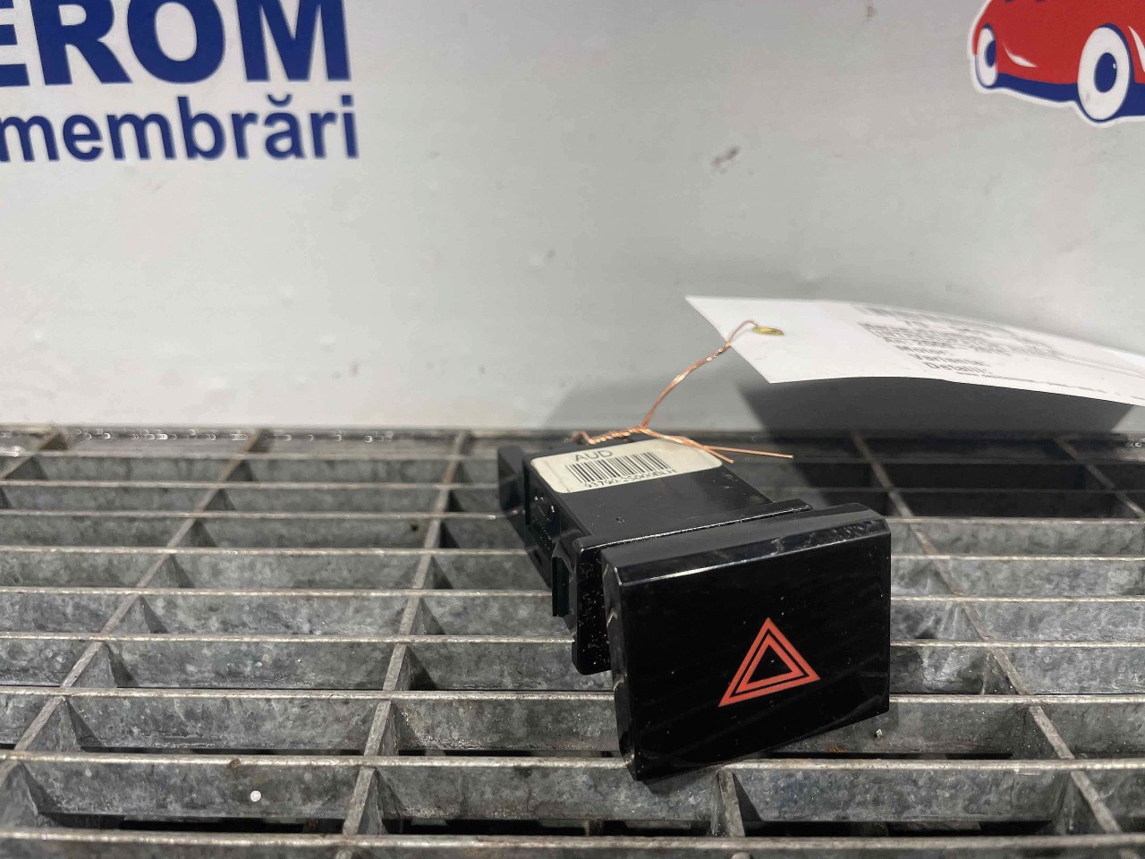 INTRERUPATOR AVARIE HYUNDAI IX 35 - - (2009 2015)