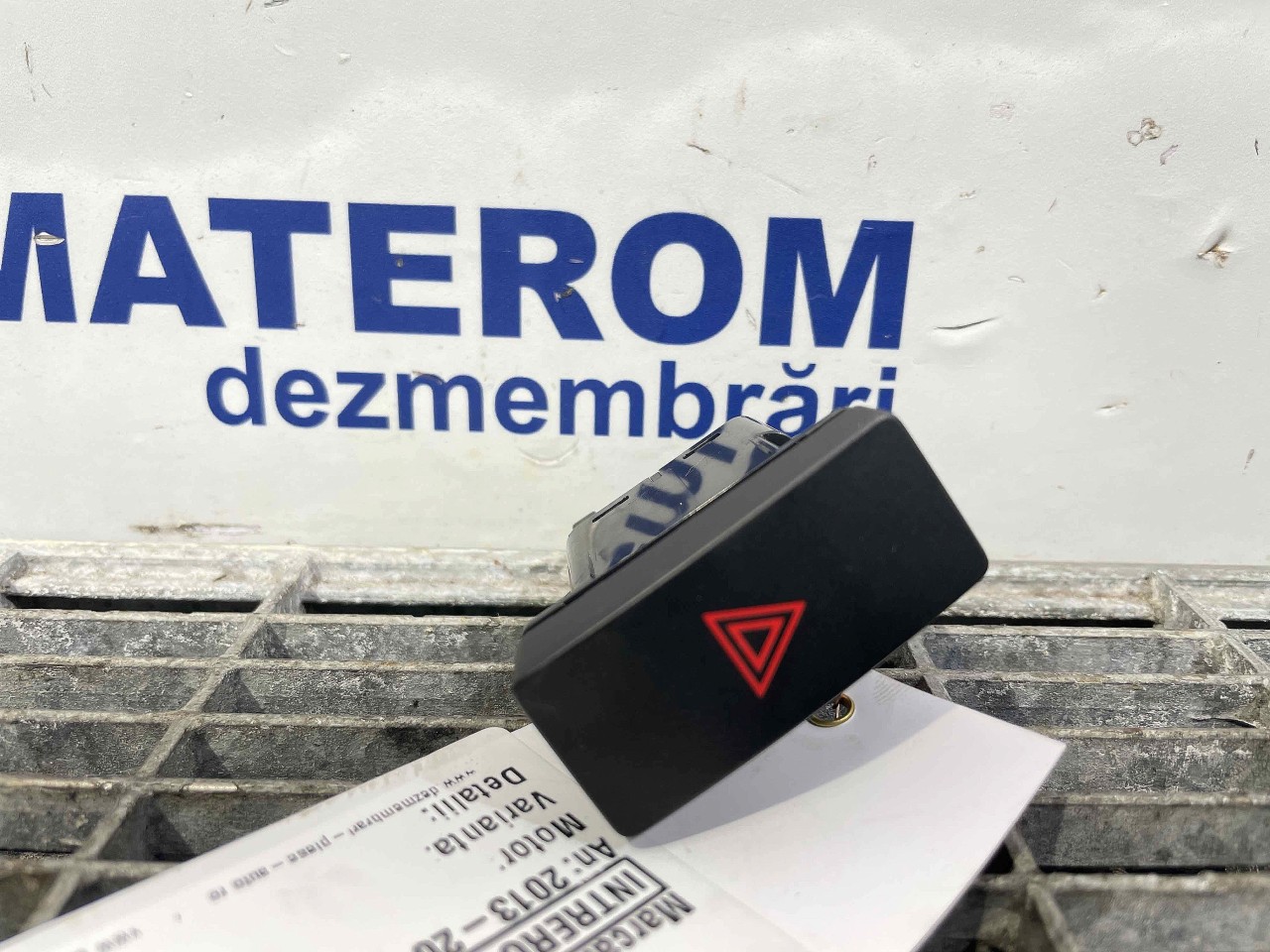 INTRERUPATOR AVARIE MAZDA 3 3 - - (2013 2016)