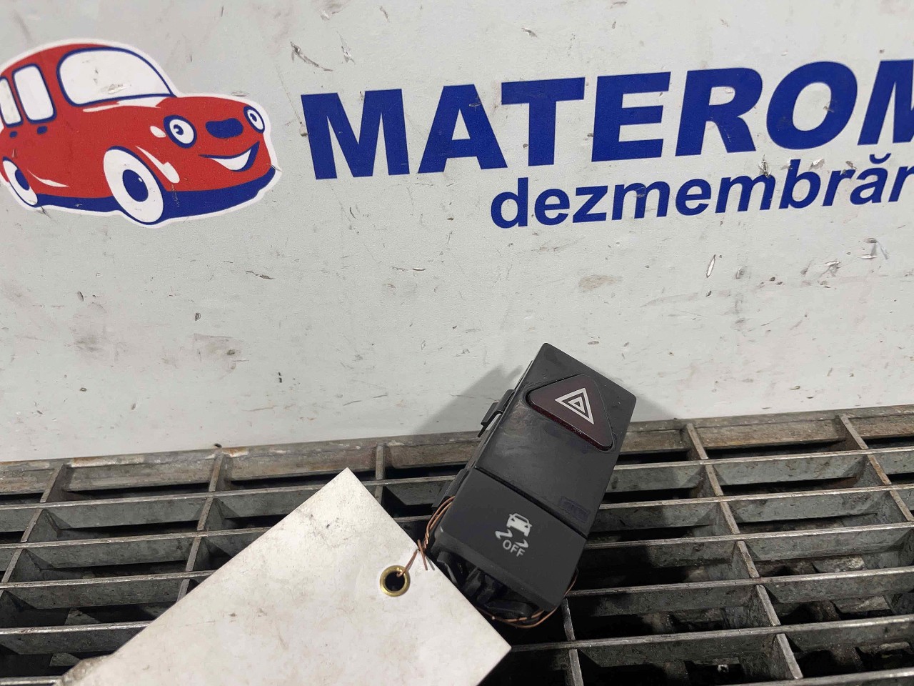 INTRERUPATOR AVARIE MERCEDES GLK - - (20