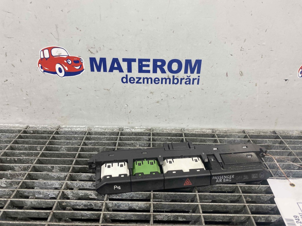 INTRERUPATOR AVARIE VW PASSAT - - (2014 2019)