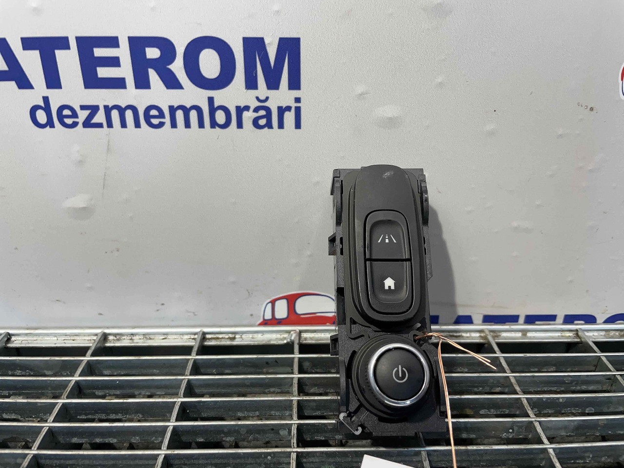 INTRERUPATOR COMENZI AUDIO RENAULT KADJA