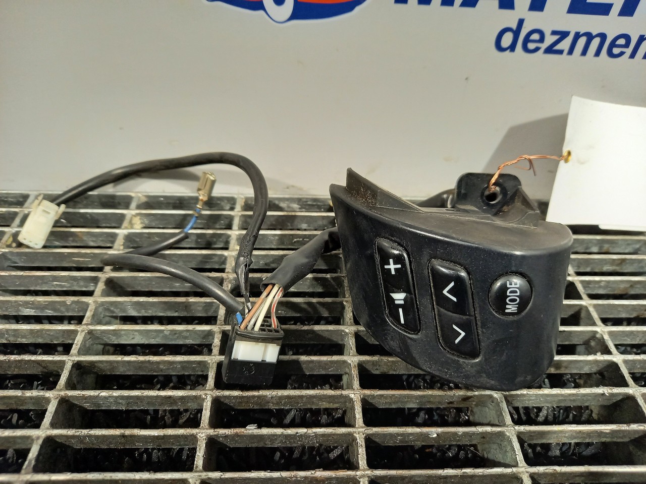 INTRERUPATOR COMENZI VOLAN TOYOTA RAV4 - - (2000 2006)
