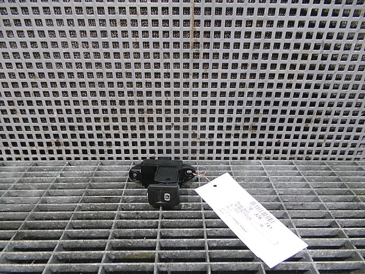 INTRERUPATOR FRANA DE MANA AUDI A6 A6 - - (2004 2009)