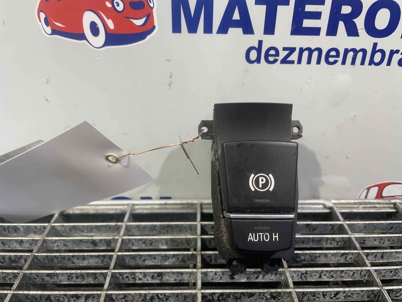 INTRERUPATOR FRANA DE MANA BMW SERIA 7 F 01 - - (2013 2015)