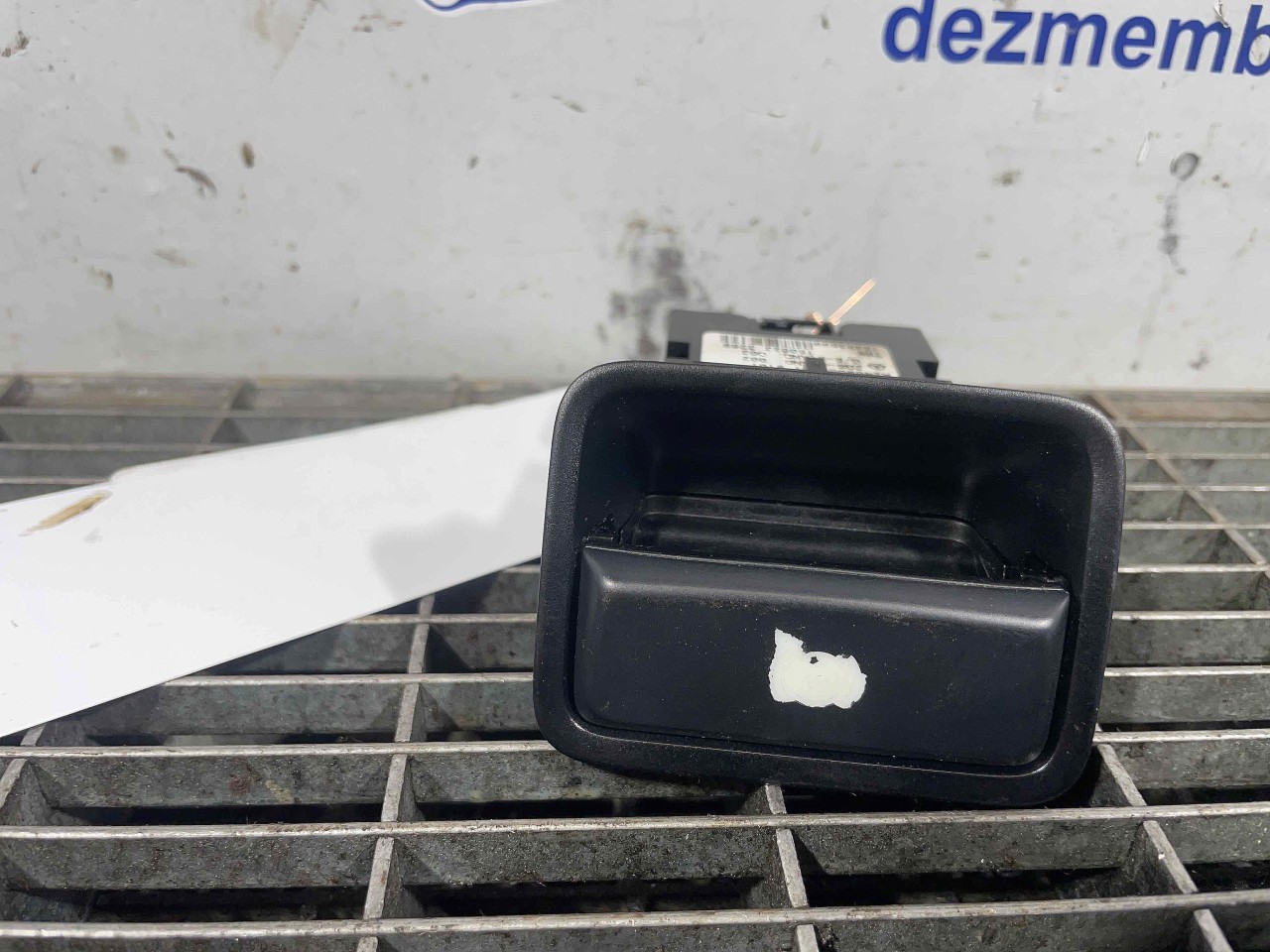 INTRERUPATOR FRANA DE MANA MERCEDES CLA - - (2013 2018)