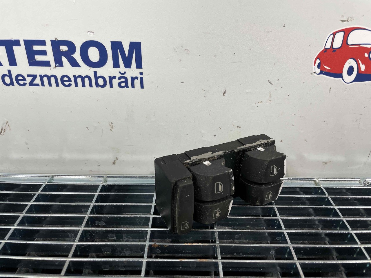 INTRERUPATOR GEAMURI AUDI A8 - - (2002 2005)