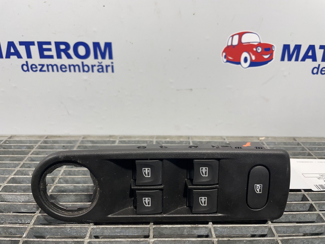 INTRERUPATOR GEAMURI RENAULT CAPTUR - - (2013 2016)