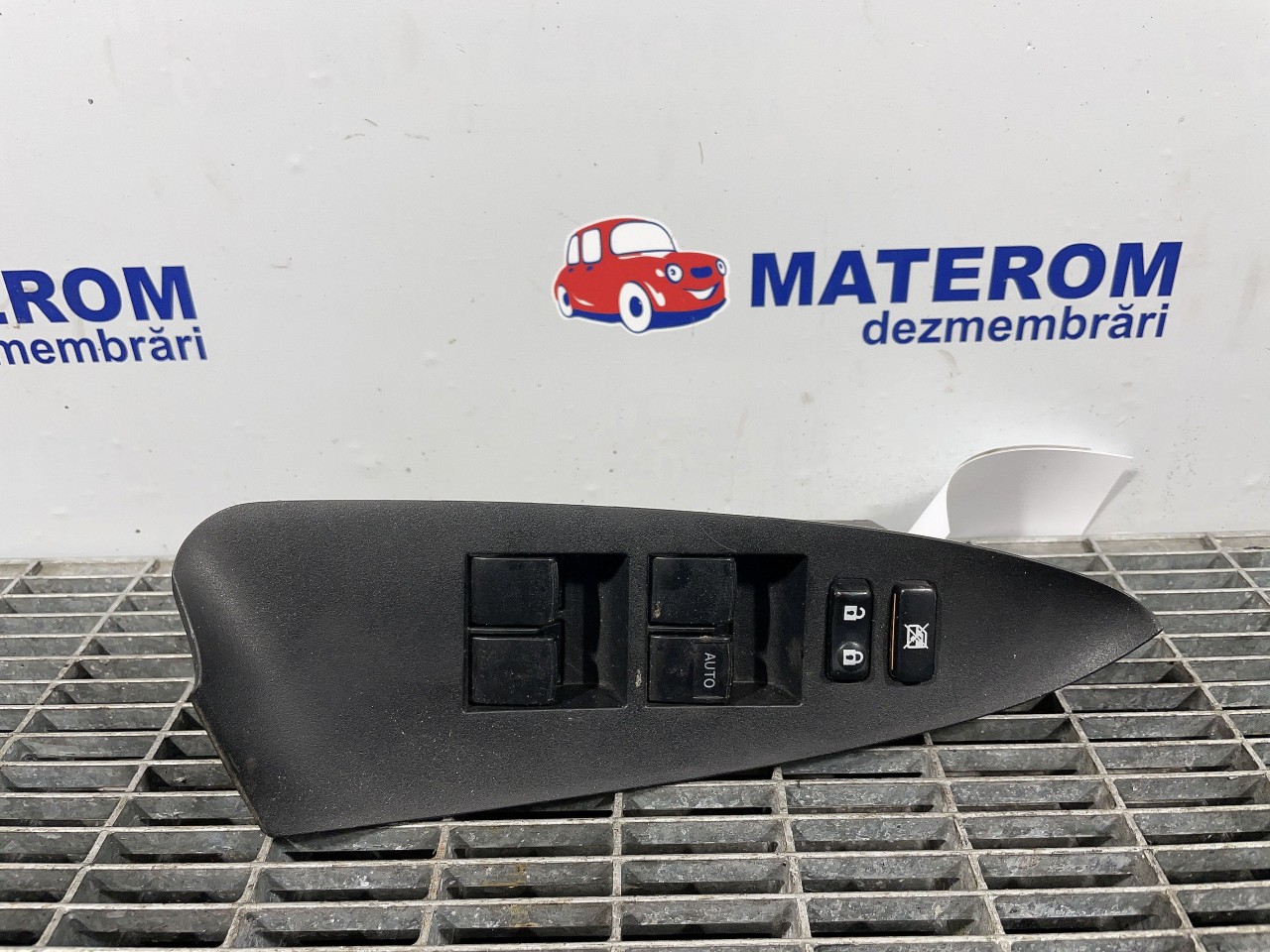 INTRERUPATOR GEAMURI TOYOTA RAV4 - - (2006 2012)