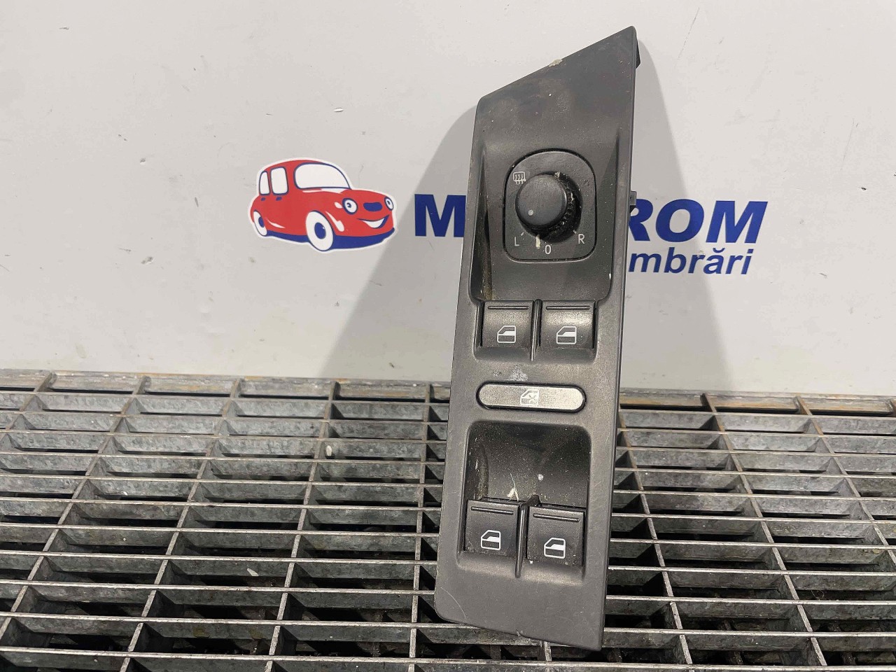 INTRERUPATOR GEAMURI VW PASSAT - - (2010 2014)