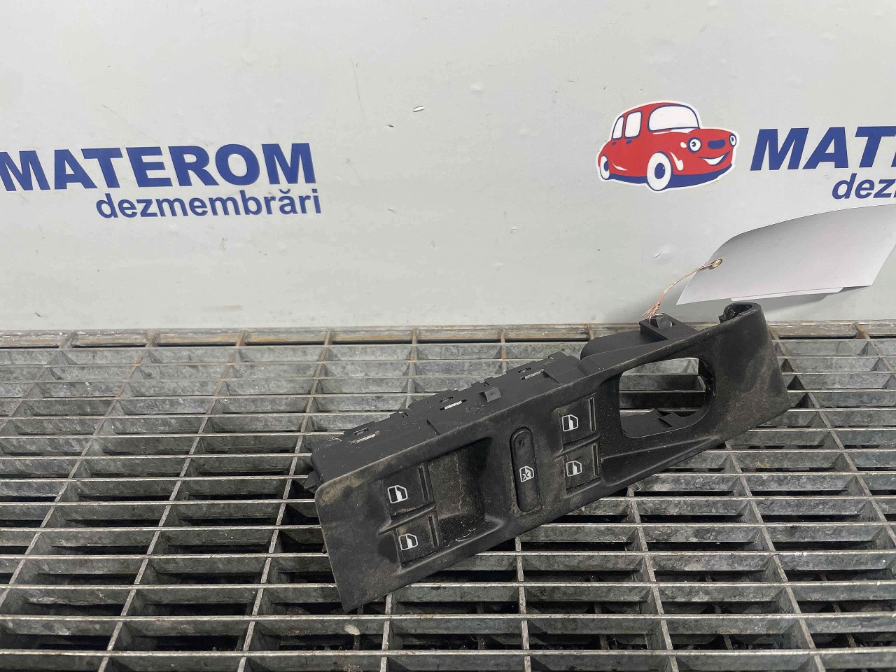 INTRERUPATOR GEAMURI VW PASSAT - - (2010 2014)