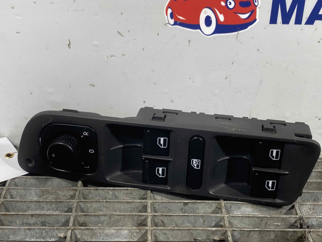 INTRERUPATOR GEAMURI VW TIGUAN - - (2007 2010)