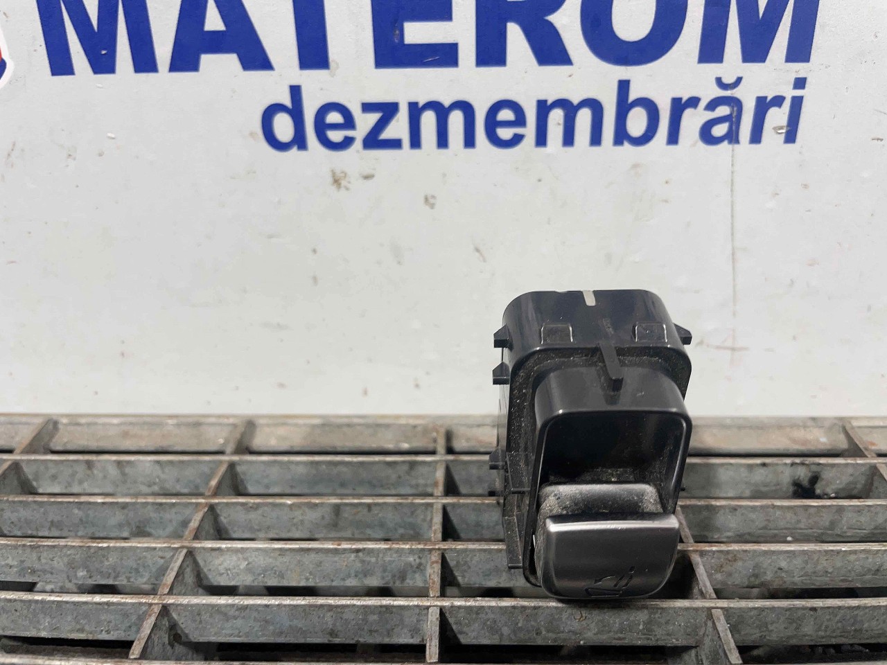 INTRERUPATOR INCALZIRE SCAUNE MERCEDES C-CLASS - - (2014 2018)