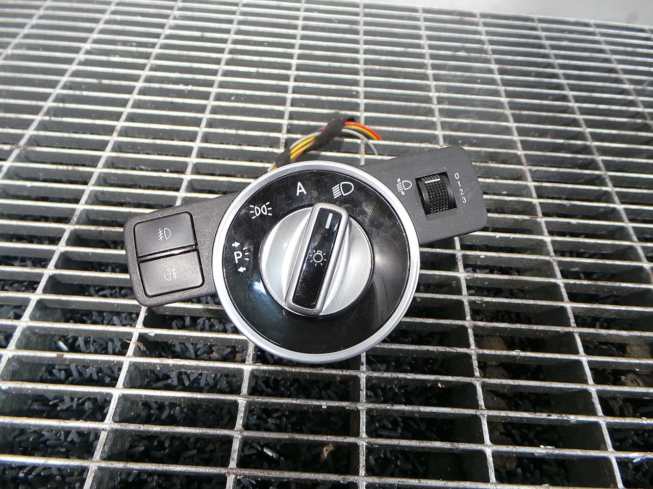 INTRERUPATOR LUMINI MERCEDES E-CLASS 2.2 CDI - (2009 2013)