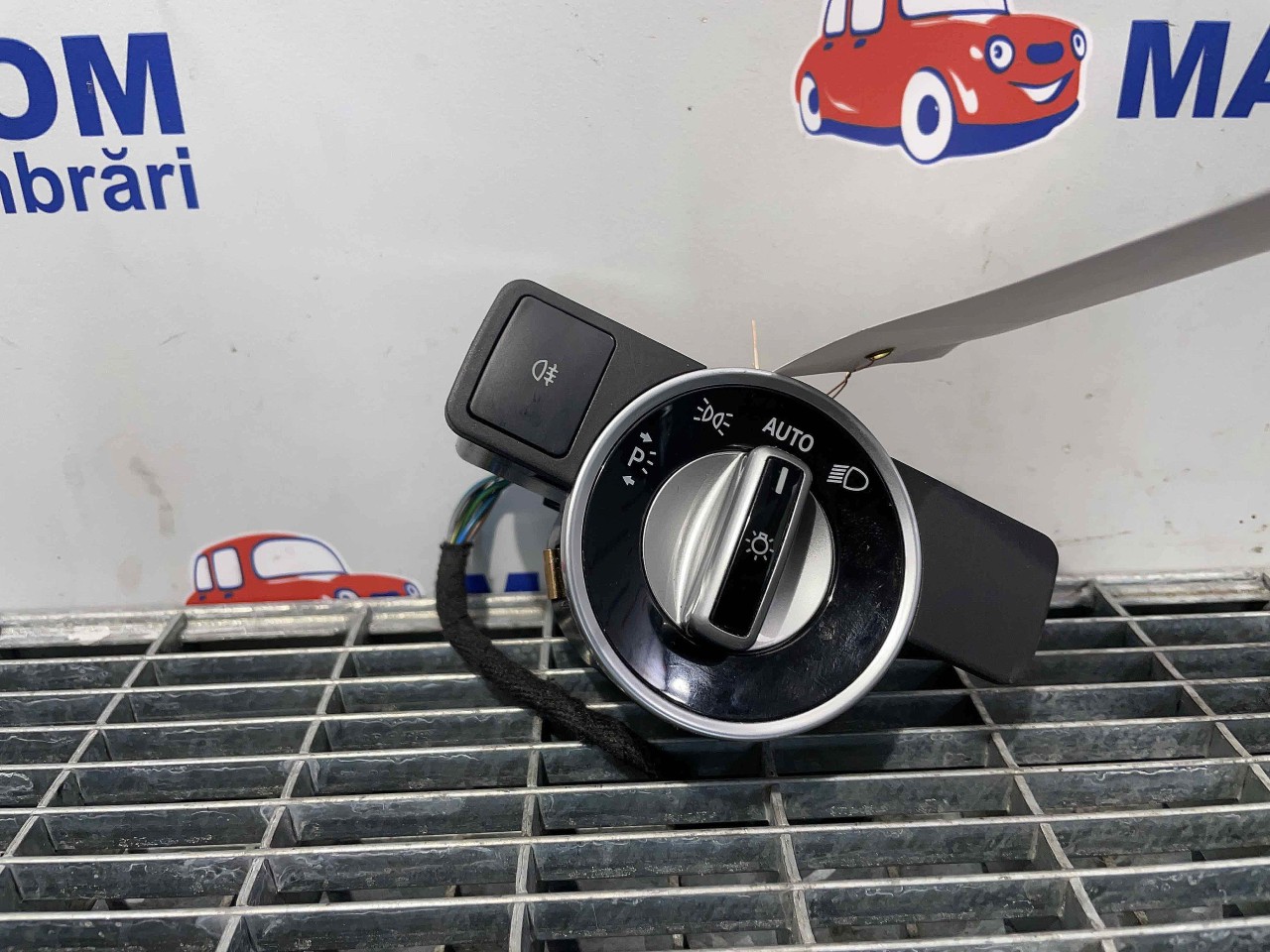 INTRERUPATOR LUMINI MERCEDES GLA GLA - - (2013 2019)