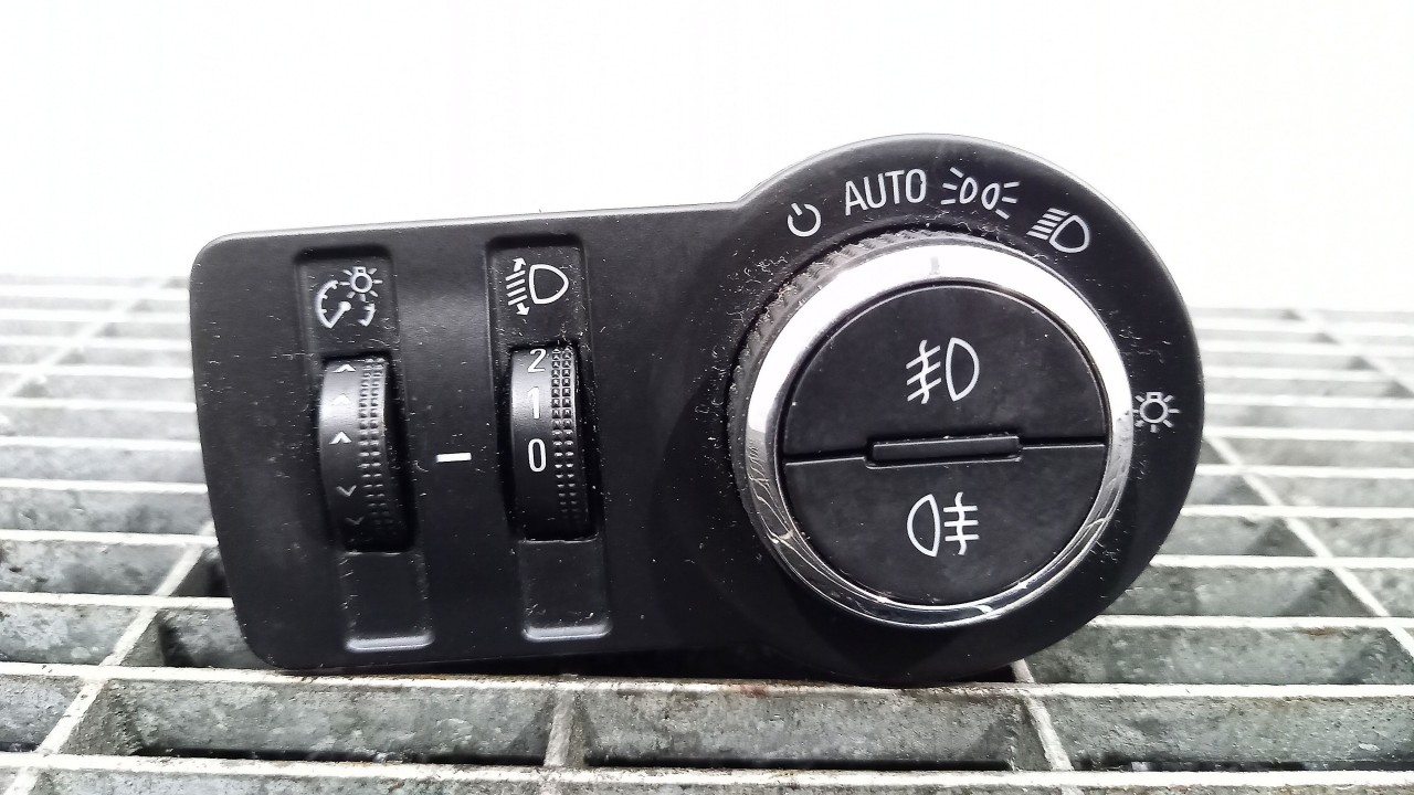 INTRERUPATOR LUMINI OPEL INSIGNIA - - (2008 2013)
