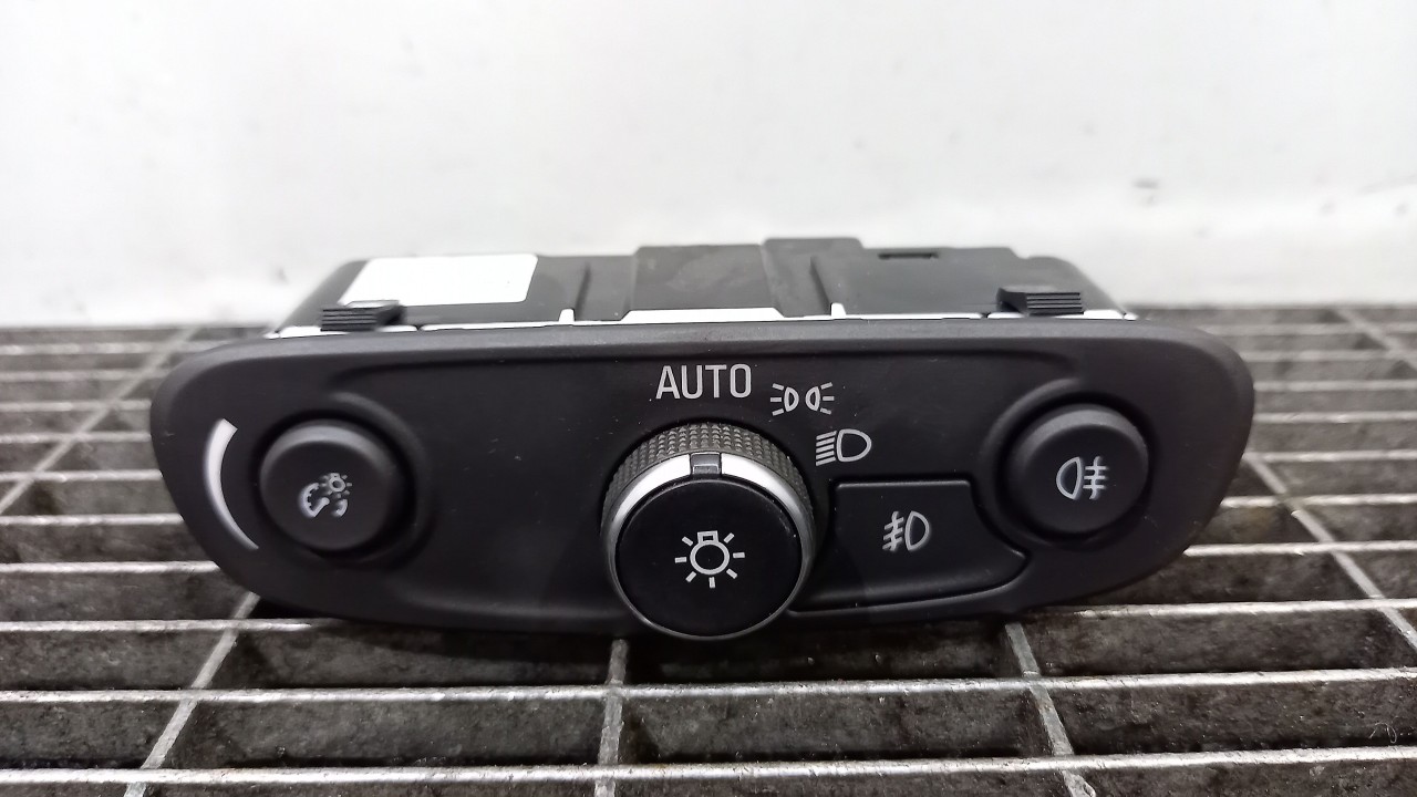 INTRERUPATOR LUMINI OPEL INSIGNIA - - (2017 2020)