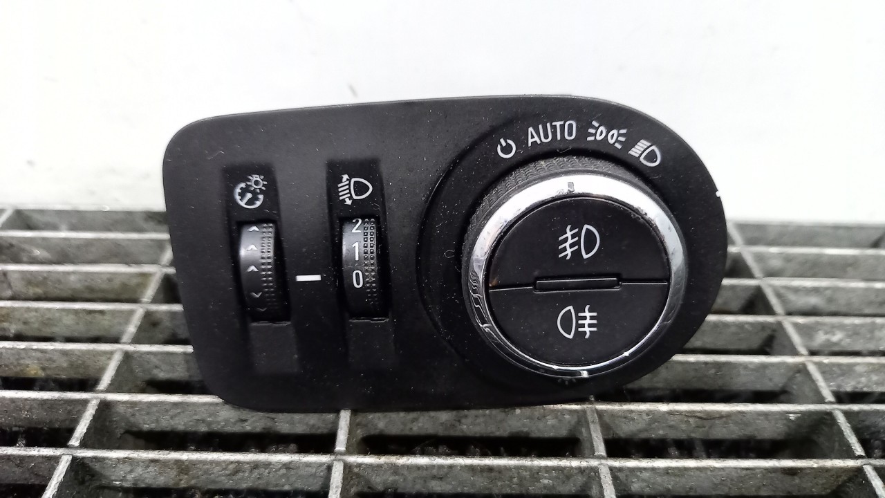 INTRERUPATOR LUMINI OPEL ZAFIRA C - - (2011 2016)