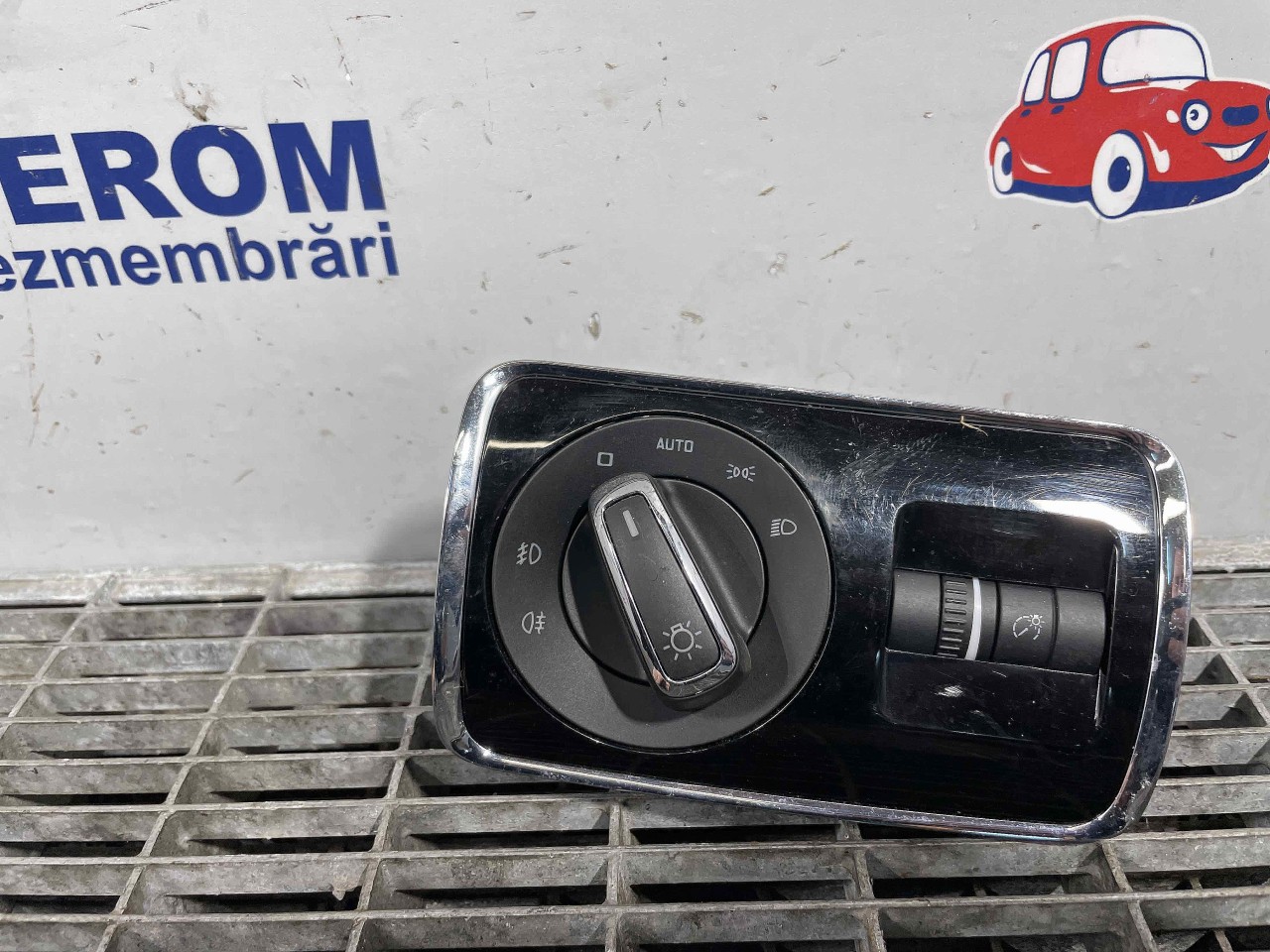 INTRERUPATOR LUMINI SKODA SUPERB SUPERB - - (2008 2013)