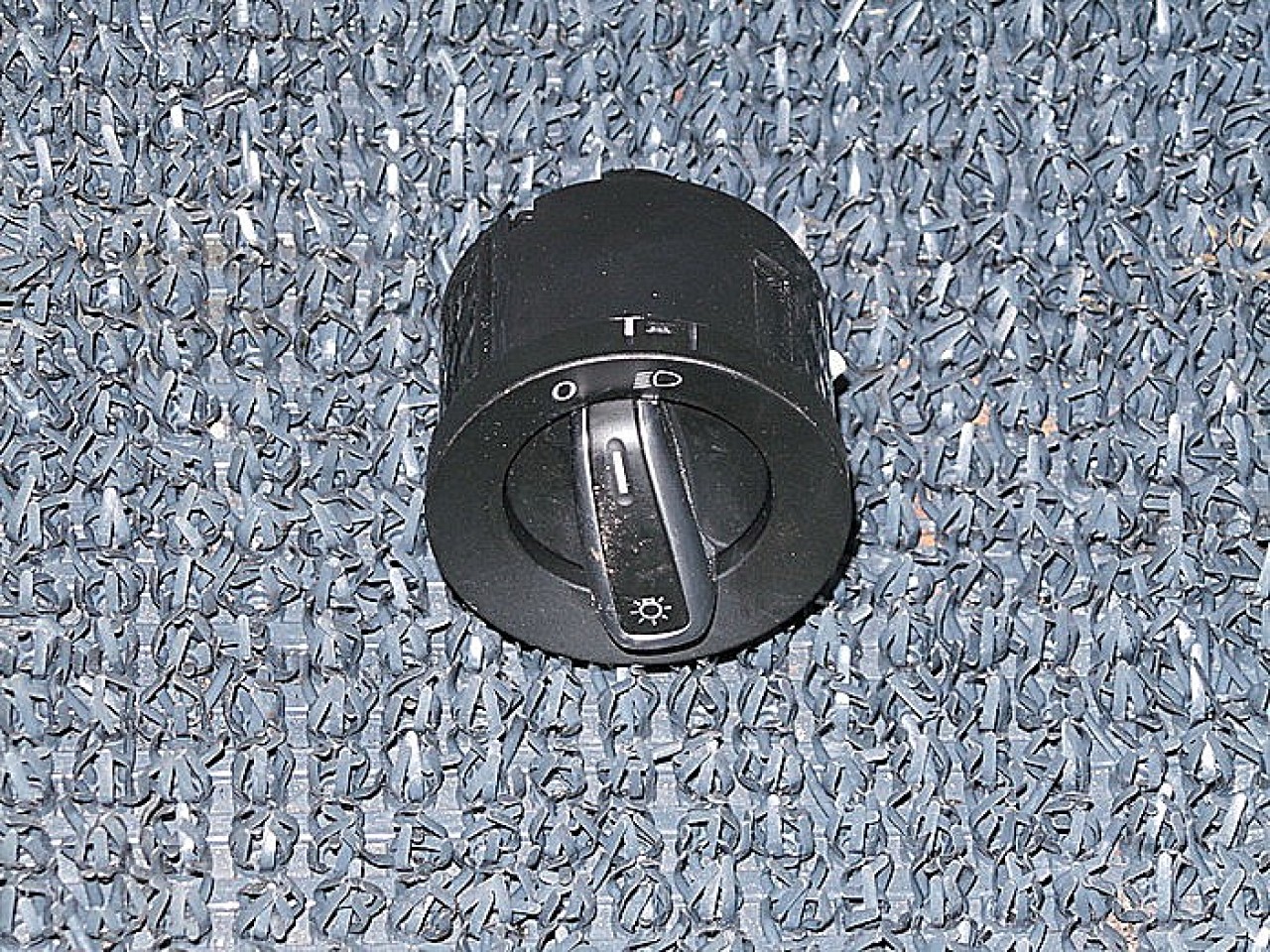 INTRERUPATOR LUMINI VW GOLF VI - - (2008 2012)