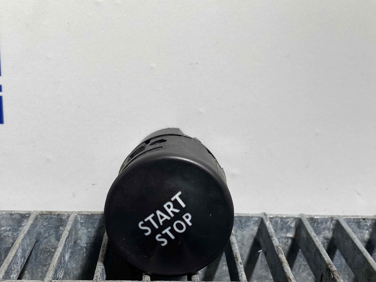 INTRERUPATOR START /STOP RENAULT CLIO - - (2012 2016)