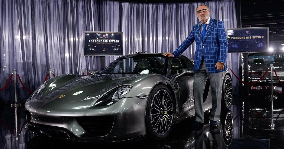Ion Tiriac vrea sa astupe toate gropile din Bucuresti pe banii lui Ion Tiriac vrea sa astupe toate gropile din Bucuresti pe banii lui