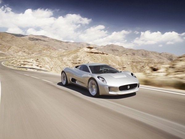 Jaguar are de gand sa scoata pe piata modelul futurist C-X75