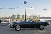 Jaguar E-Type implineste astazi 50 de ani