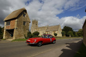 Jaguar E-Type implineste astazi 50 de ani