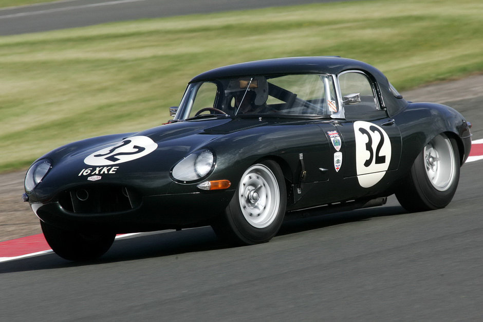 Jaguar E-Type implineste astazi 50 de ani Jaguar E-Type implineste astazi 50 de ani