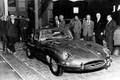 Jaguar E-Type implineste astazi 50 de ani