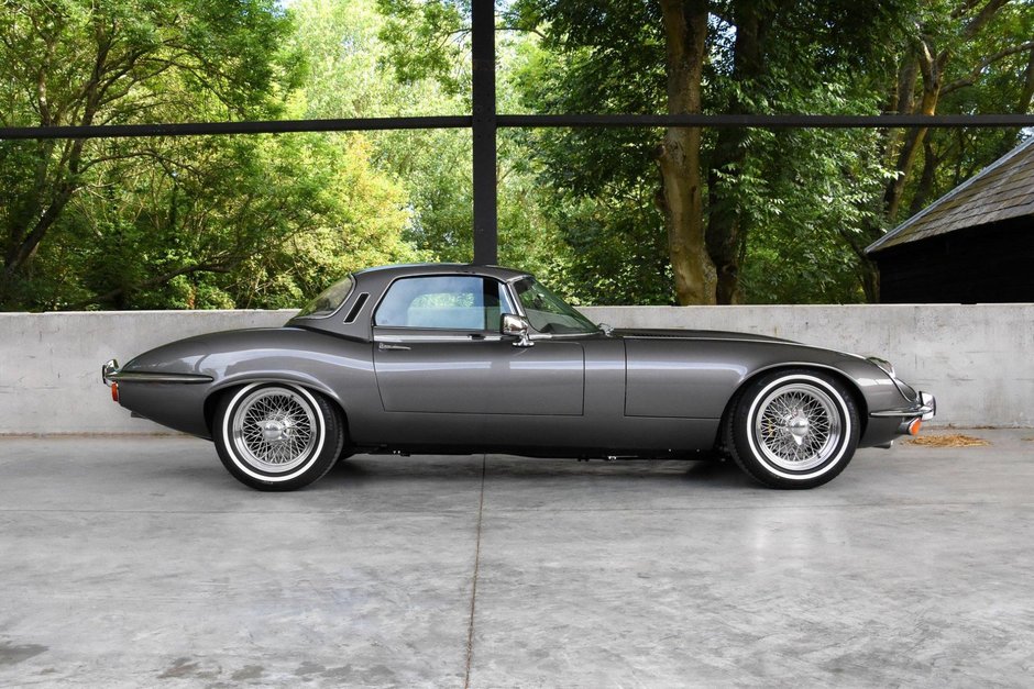 Jaguar E-Type Series 3 restomod