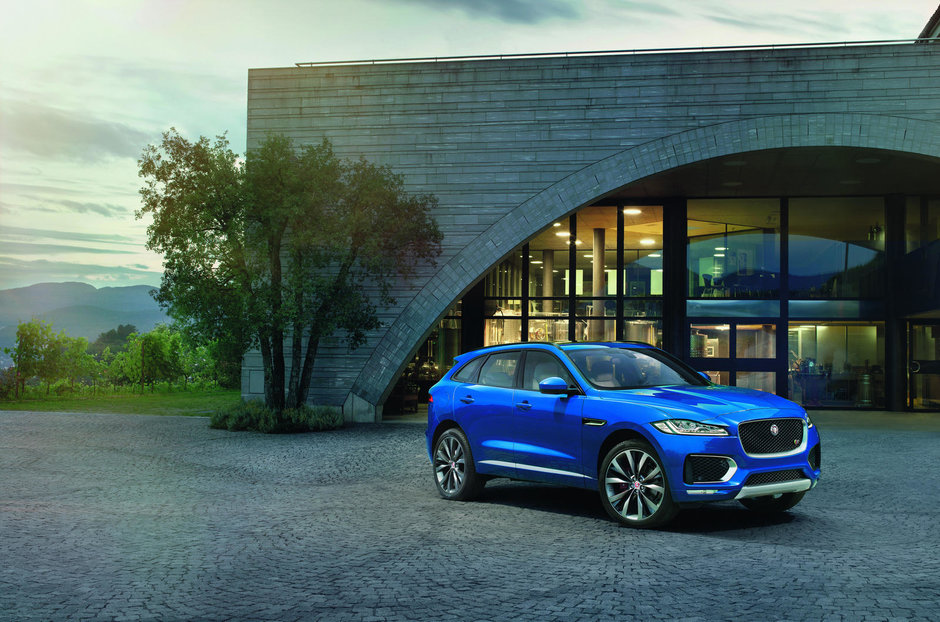 Jaguar F-Pace 2016