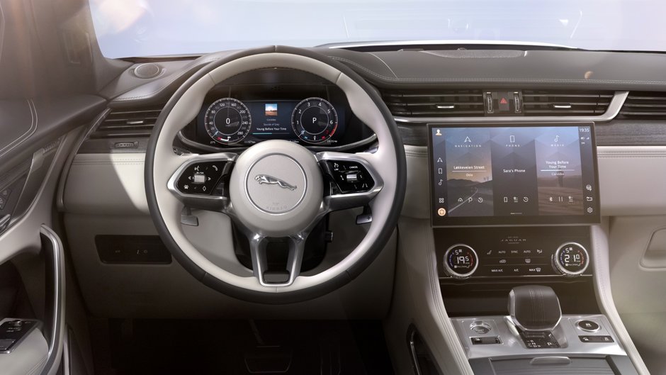 Jaguar F-Pace 90th Anniversary Edition
