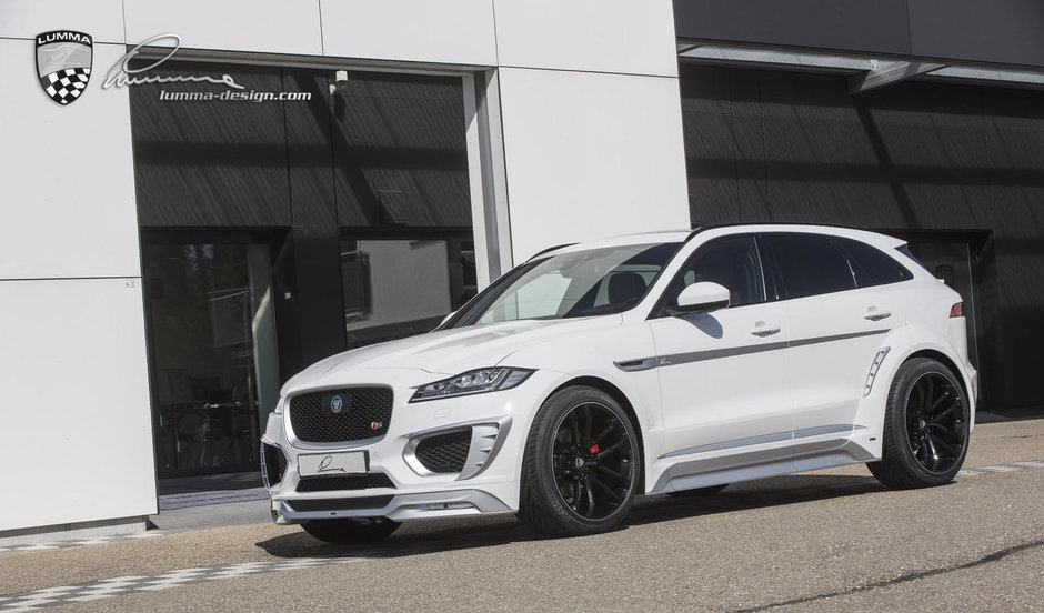 Jaguar F-Pace cu jante pe 22 inch