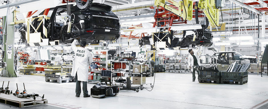 Jaguar Land Rover va construi trei modele bazate pe tehnologia hibrida Jaguar Land Rover va construi trei modele bazate pe tehnologia hibrida