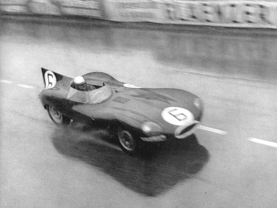 Jaguar oldschool: un D-Type de 11 milioane de dolari reconditionat Jaguar oldschool: un D-Type de 11 milioane de dolari reconditionat
