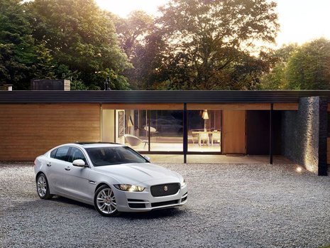 Jaguar XE - Galerie Foto