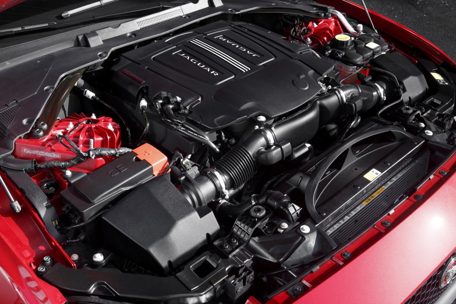 Jaguar XE S si XF S