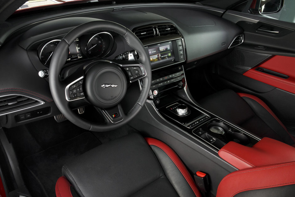 Jaguar XE S si XF S