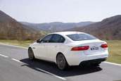Jaguar XE S si XF S