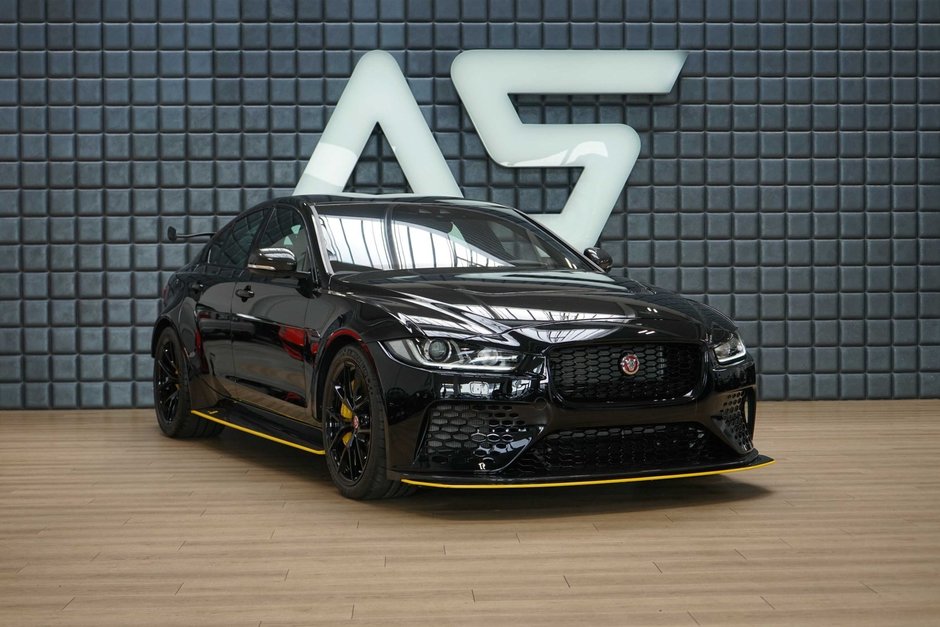 Jaguar XE SV Project 8 de vanzare